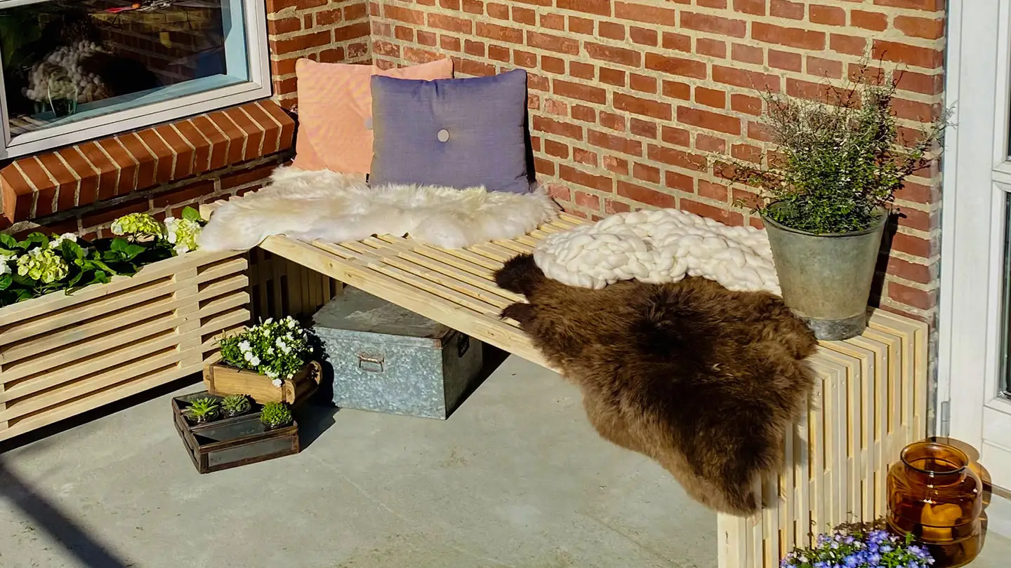 Holzbank, ideal für den Außenbereich und das Gewächshaus