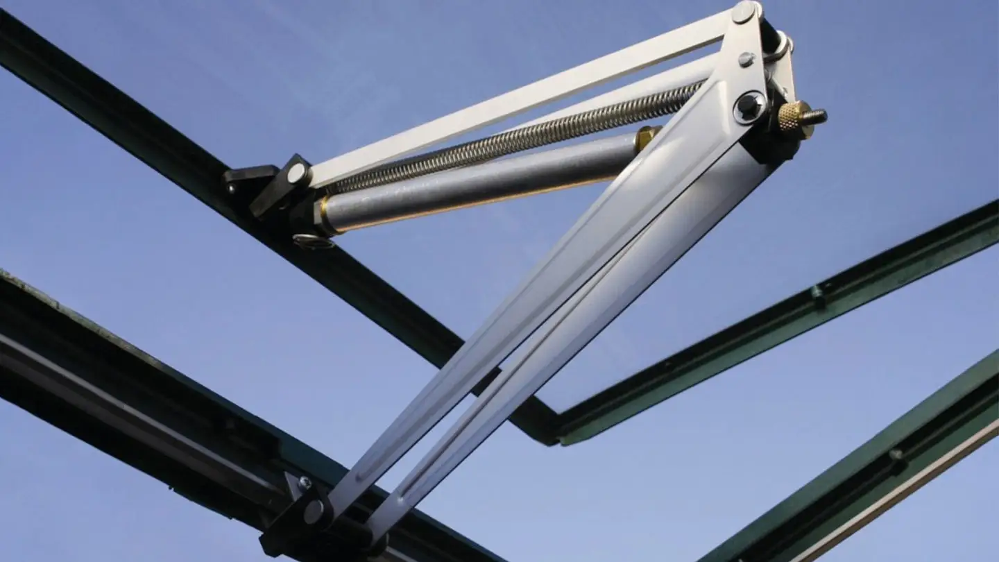 Automatischer Fensteröffner für Gewächshäuser, der sich bei steigender Temperatur öffnet